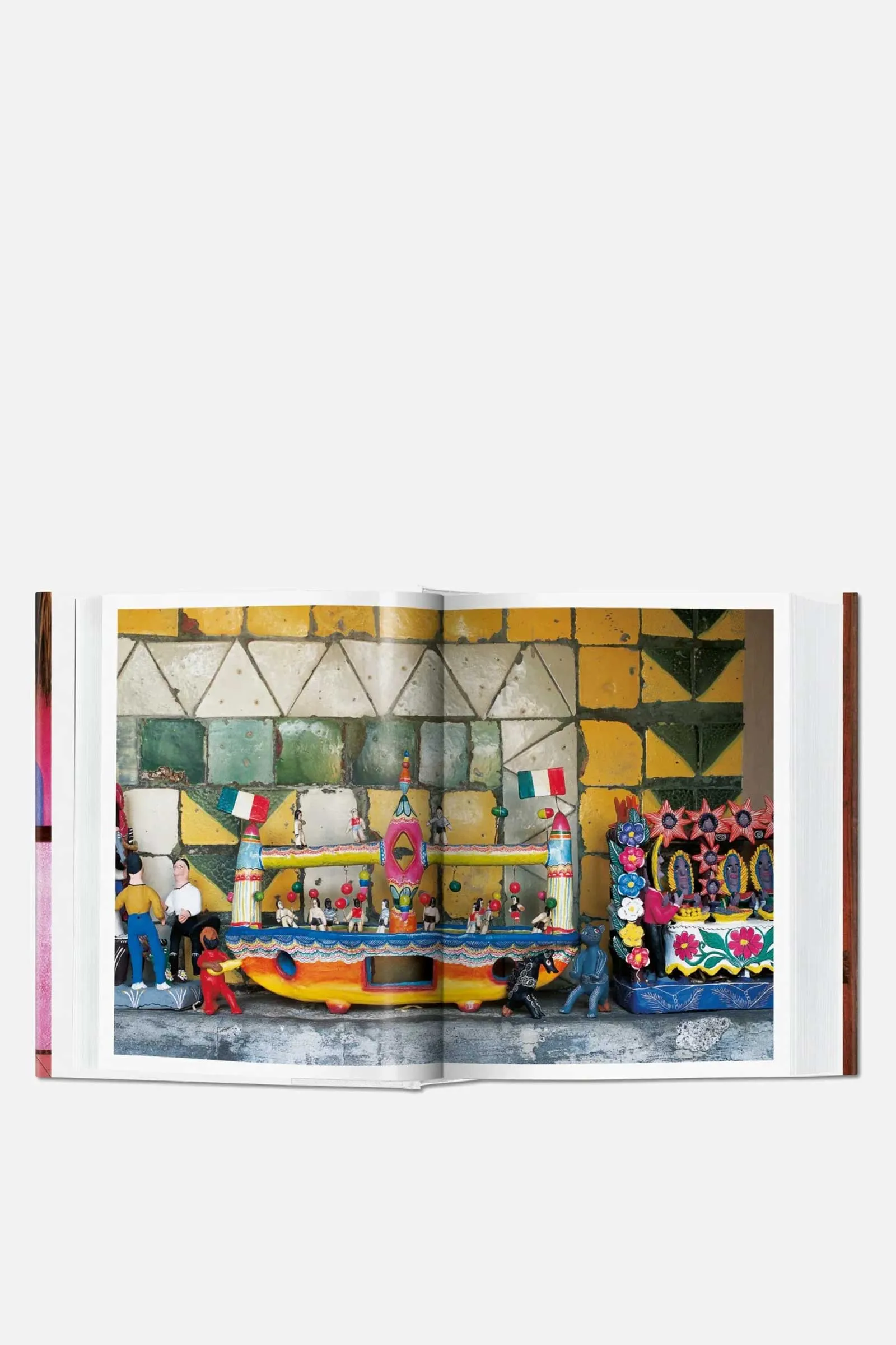 Living in Mexico. 40th Ed.