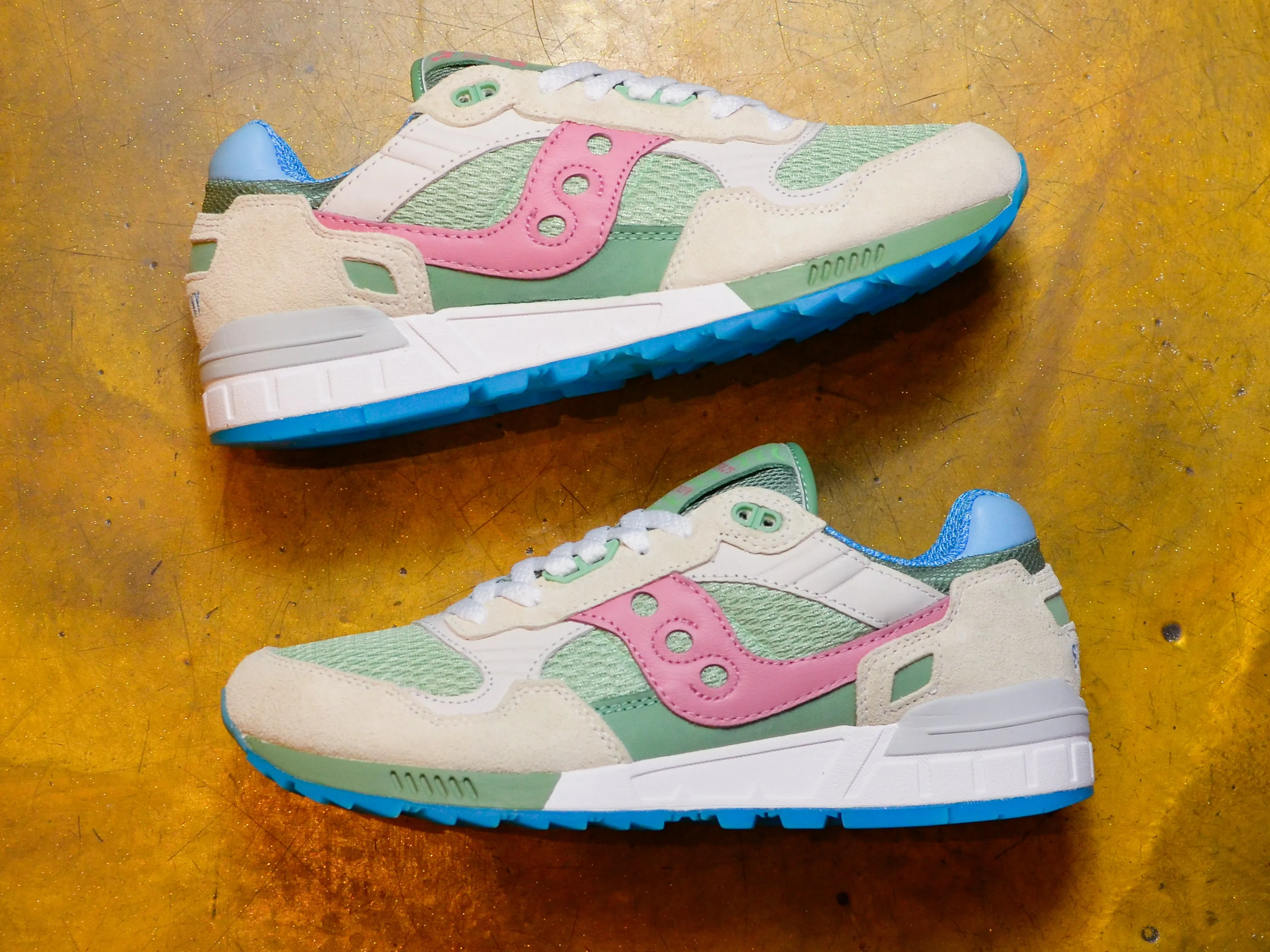 Shadow 5000 'Galapagos' - Mint / Purple