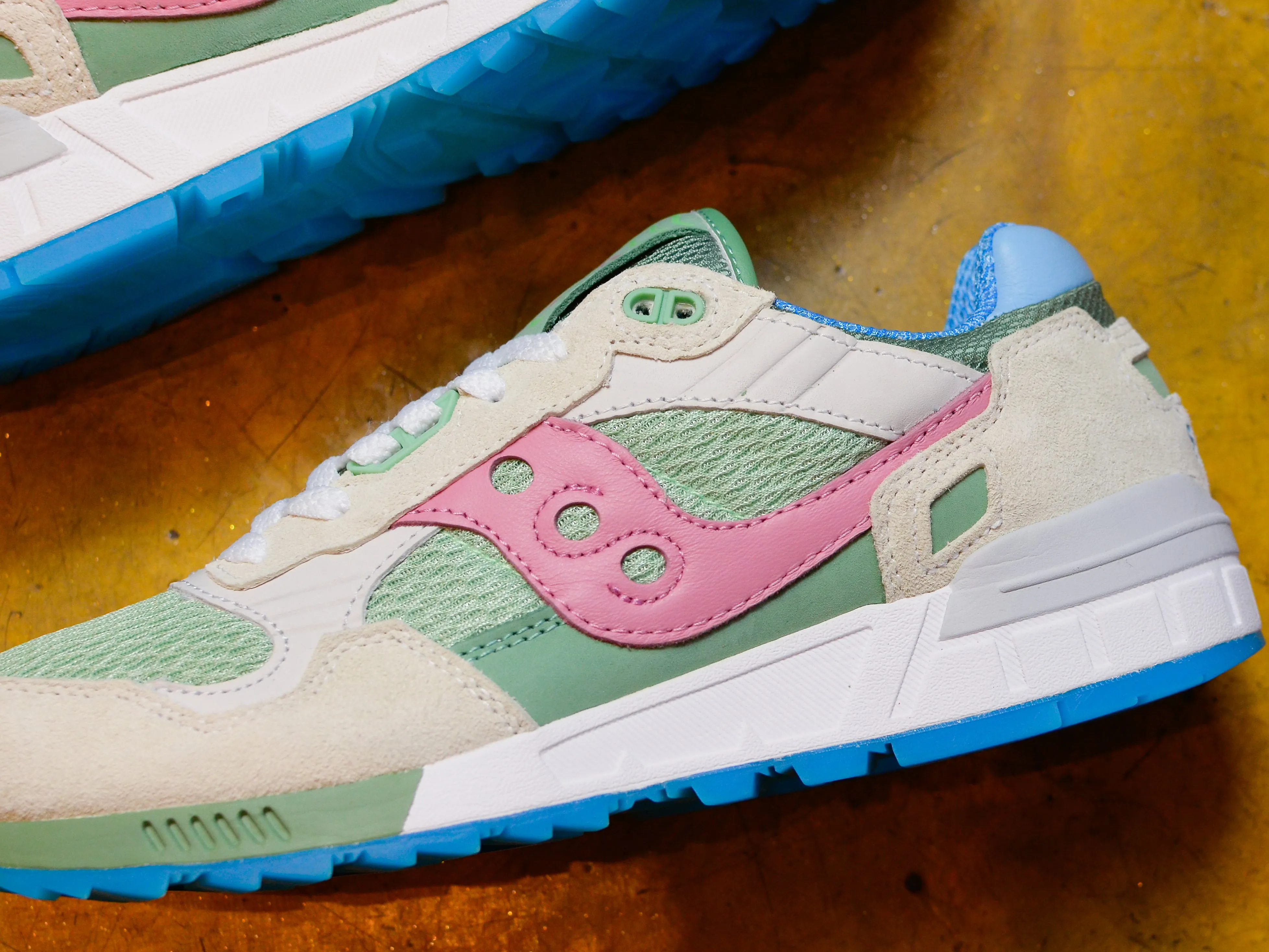 Shadow 5000 'Galapagos' - Mint / Purple