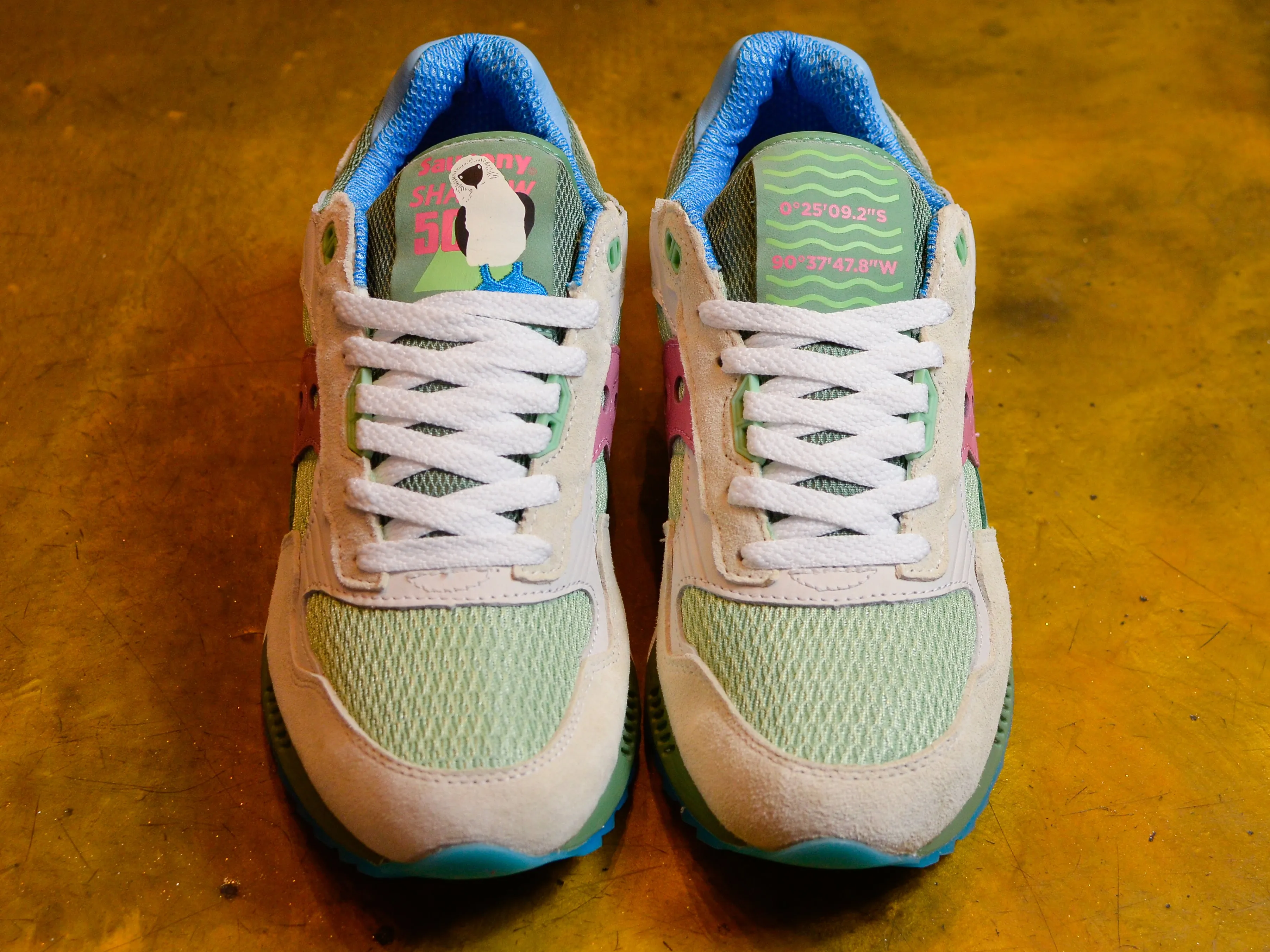 Shadow 5000 'Galapagos' - Mint / Purple